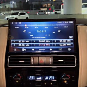 Car Android Screen in Car Hub